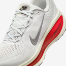 Nike Vomero 18 - Branco/Vermelho