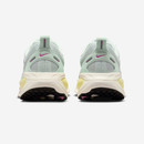 Nike Vomero 18 - Verde Água/Rosa