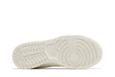 Tênis Nike Dunk Low Iridescent Swoosh Bege
