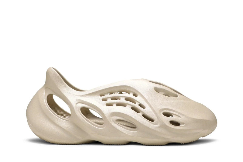 Tênis Yeezy Foam Runner Sand Bege